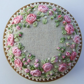 Roses and pearls pincusion