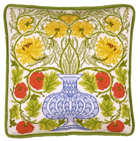 Bothy Threads BTTAC15 Vase Of Roses Tapestry by William Morris